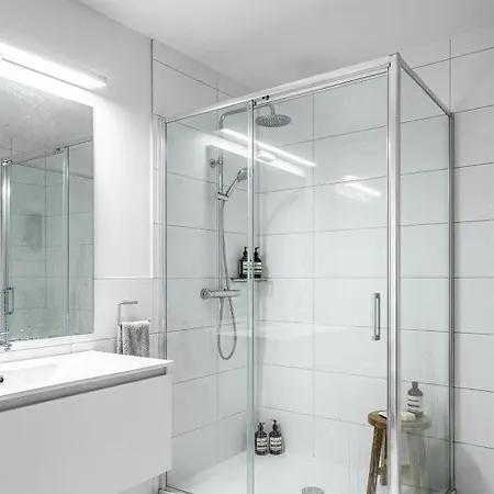 Bas Aparthotel